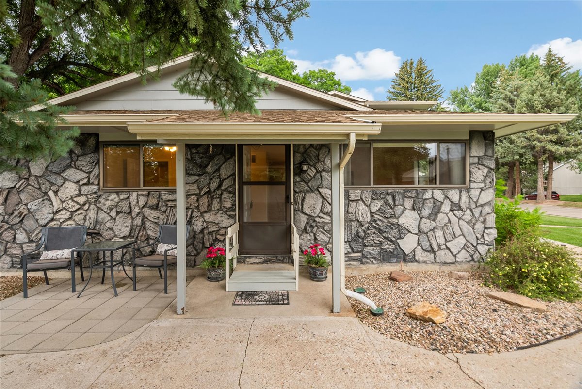 1001 Strachan Drive