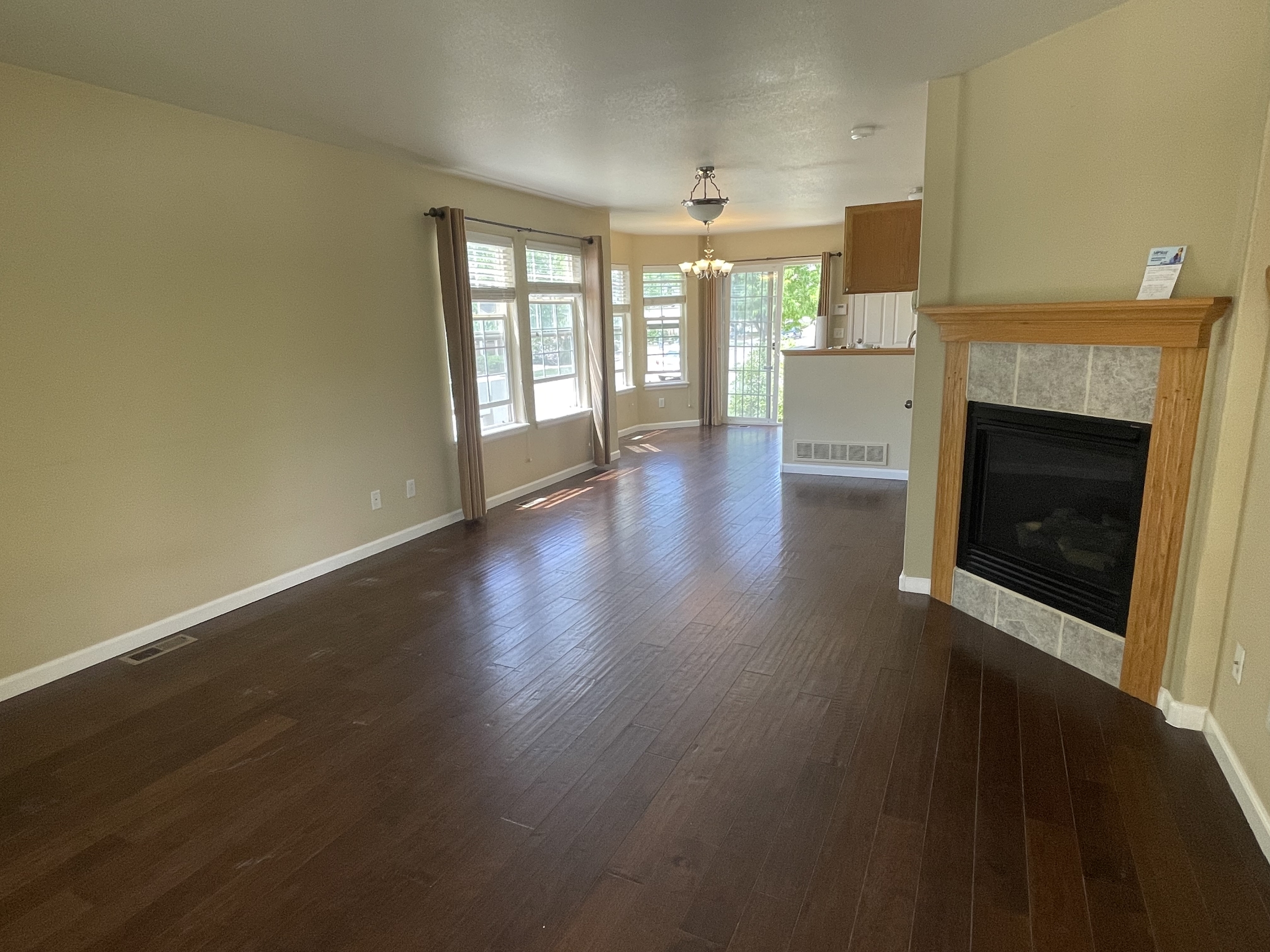1603 Robertson Street - E